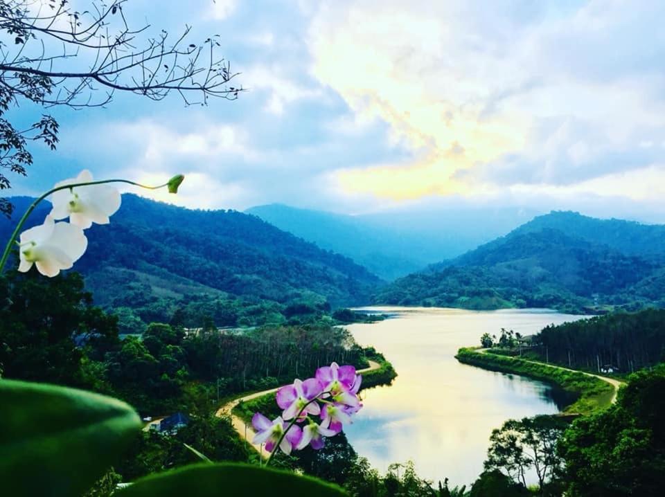Homestay Baanhatsompaen *