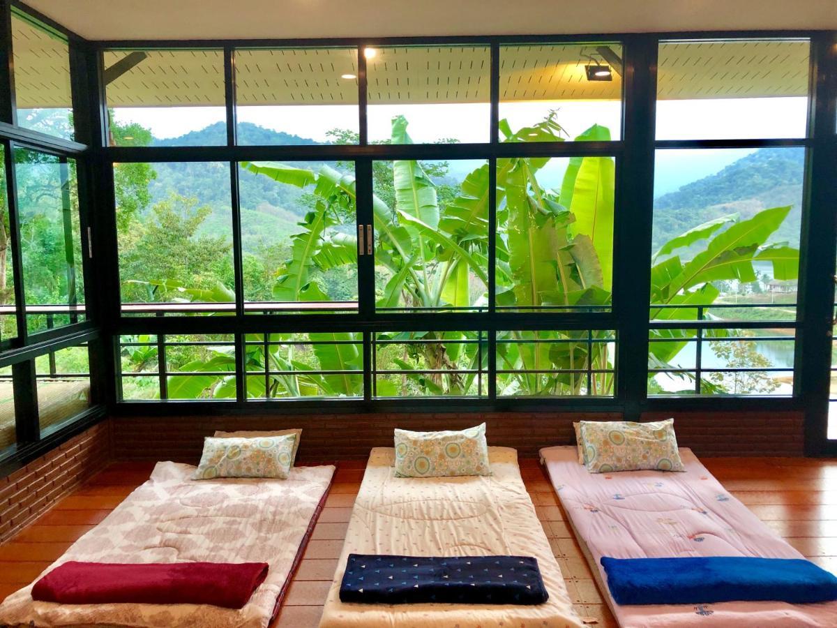 Baanhatsompaen Homestay