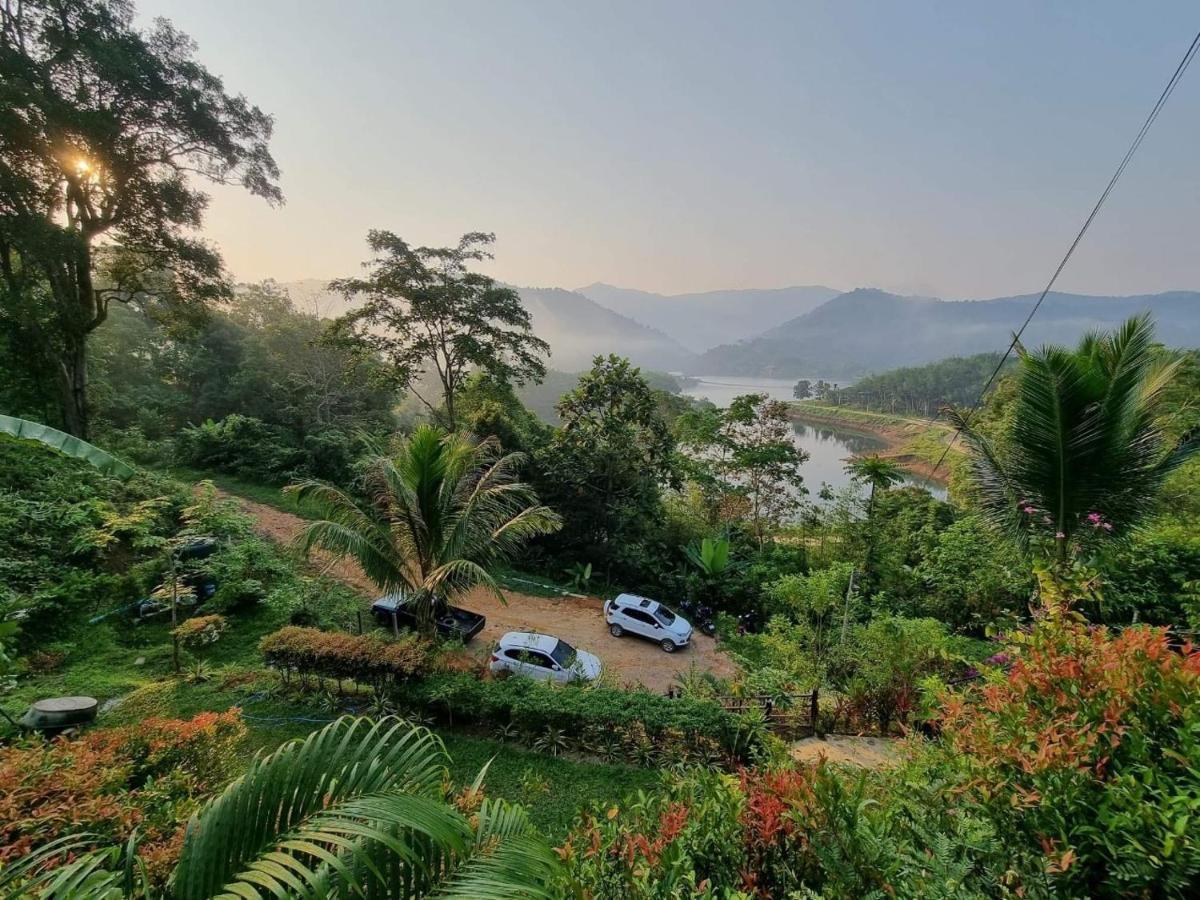 Baanhatsompaen * Ranong