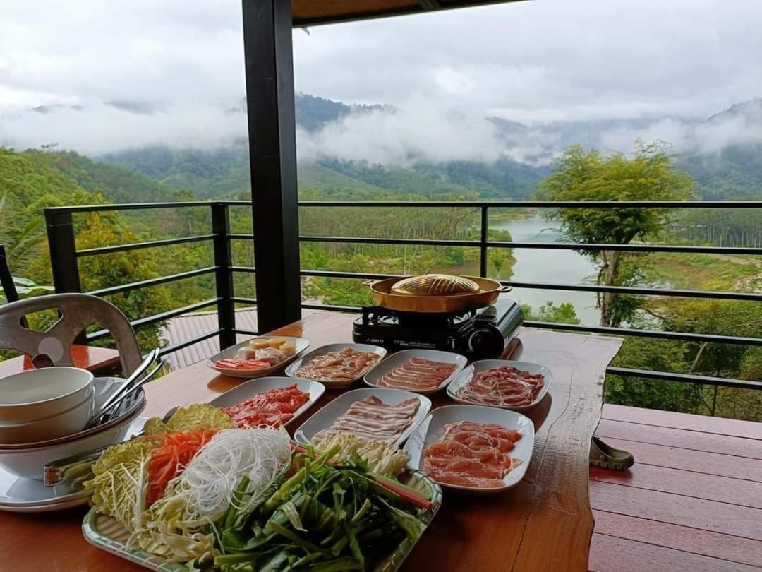 Baanhatsompaen * Ranong